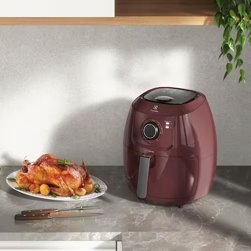Fritadeira Elétrica Sem Óleo Air Fryer Electrolux Family Efficient Por Rita Lobo EAF51 5L – Vermelha Escura - Exclusivo