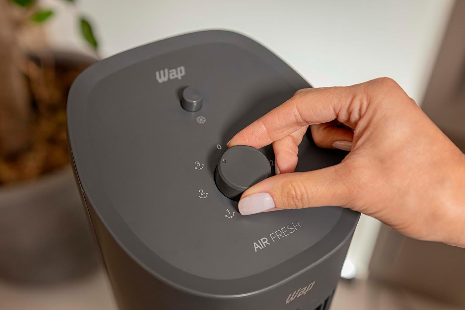 WAP Climatizador de Ar AIR FRESH 4 em 1 com Reservatório para Essência e 3 Níveis de Velocidades Baixo Ruído 90W - Moderno