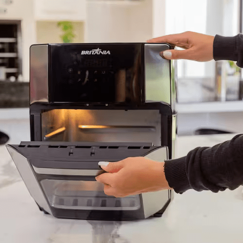 Fritadeira Elétrica sem Óleo Air Fry Britânia Oven BFR2100P 12L Preta - Elegante