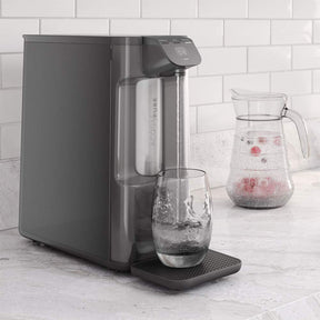 Purificador de Água Gelada Fria e Natural Elétrico Compacto Eletronico placa Electrolux Filtro refil 6 meses ou 3000l Painel Touch Bivolt Grafite PE12G - Versátil